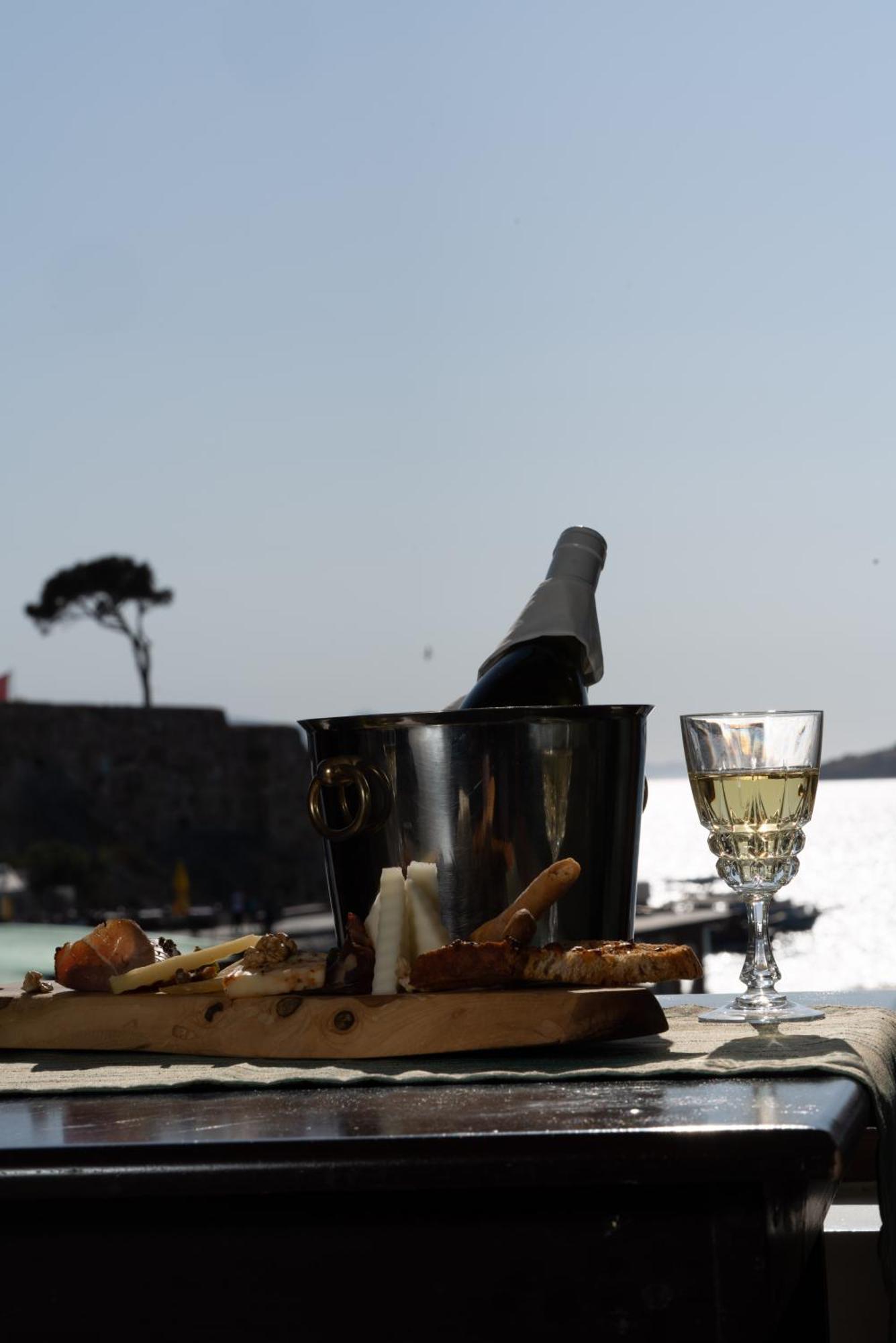 Hotel Karacam Foça Luaran gambar