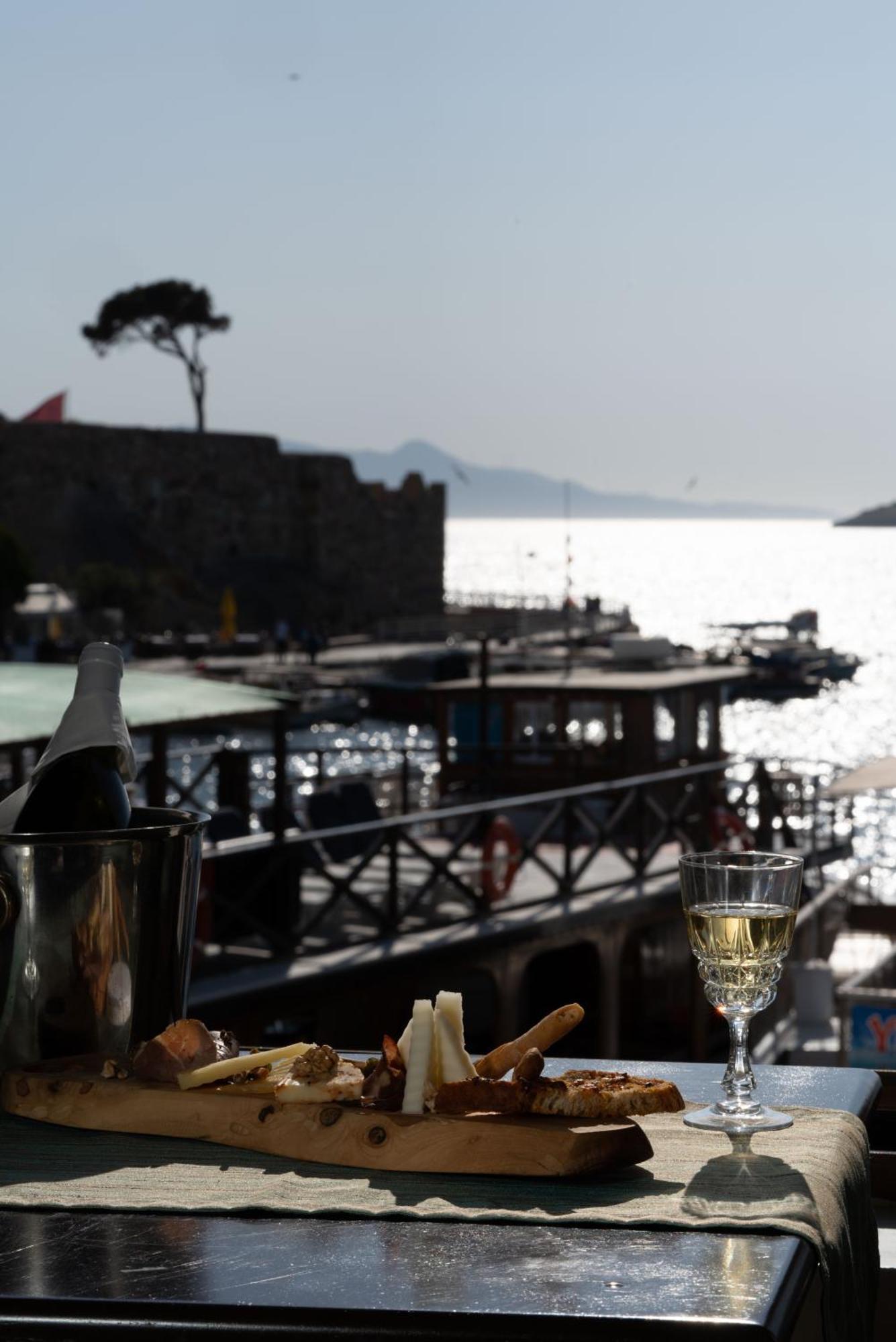 Hotel Karacam Foça Luaran gambar